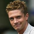 ����� �����, Topher Grace