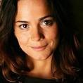 ���� �����, Alice Braga