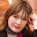 ����� ��������, Emily Mortimer