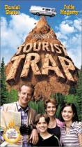   , Tourist Trap - , ,  - Cinefish.bg