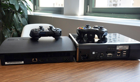 PS3 Slim � Xbox 360 S �����