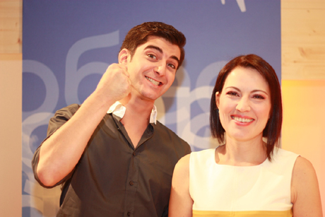 ����� ����