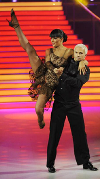 Елен Колева и Елена Добрикова подаряват свои рокли на фенове