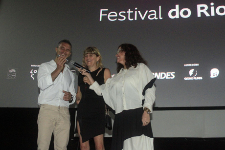 Директорът на Фестивала в Рио Илда Сантиаго, Катрин Хардуик и продуцентът Кристофър Саймън