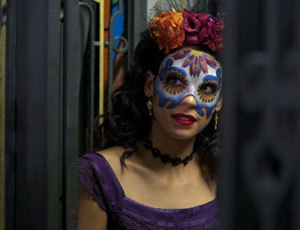 �������