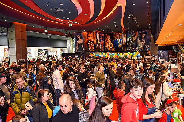 ������������ �� ����� ����� Bros.: ������ � Cinema City �������� � �����