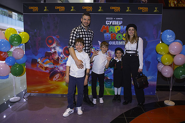 ������������ �� ����� ����� Bros.: ������ � Cinema City �������� � �����