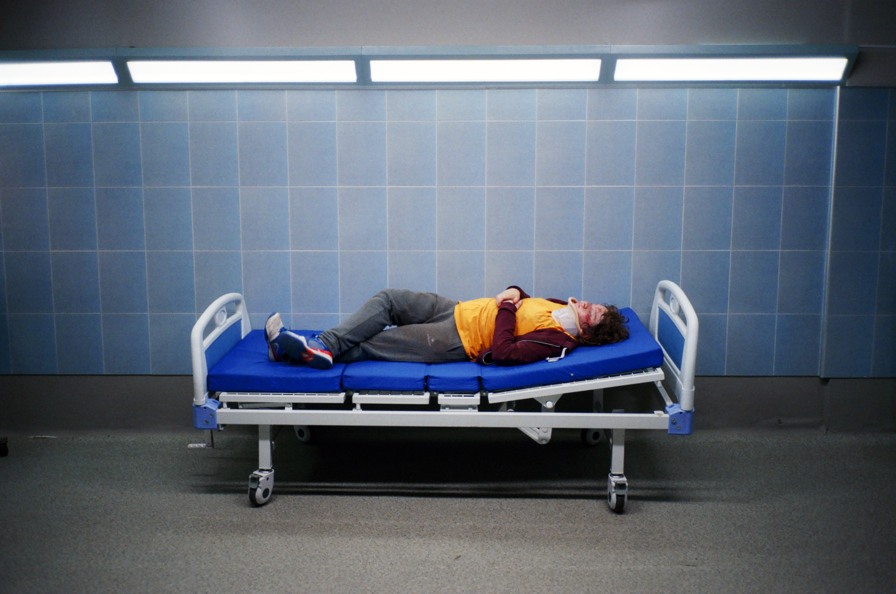 �������