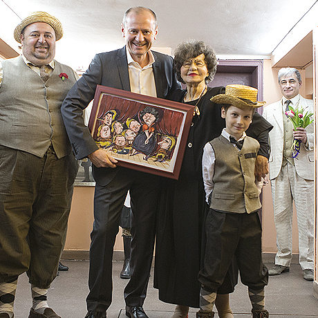Стоянка Мутафова отпразнува с Комиците своята 93-годишнина на сцената на Сатиричния театър
